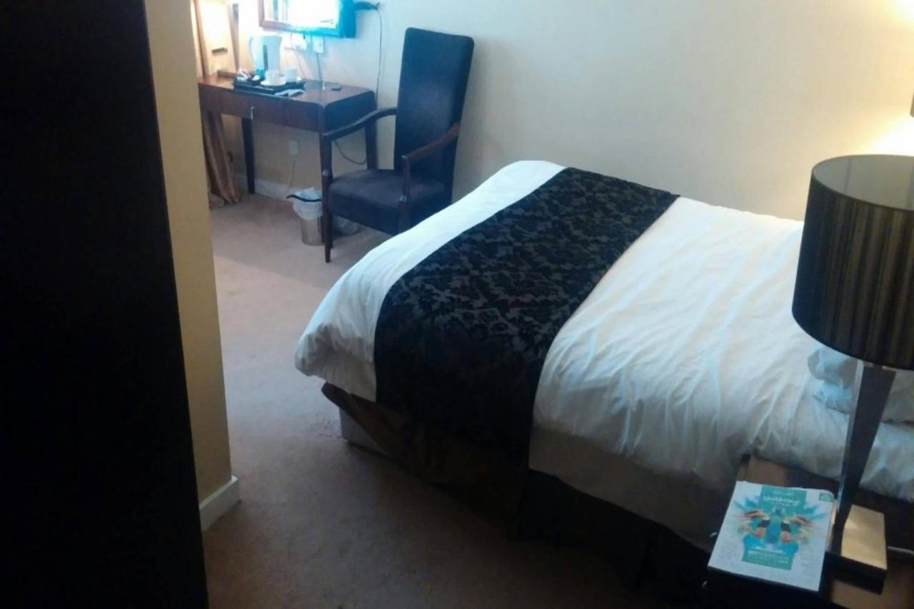 Oyo Clayton Lodge Newcastle-under-Lyme Esterno foto