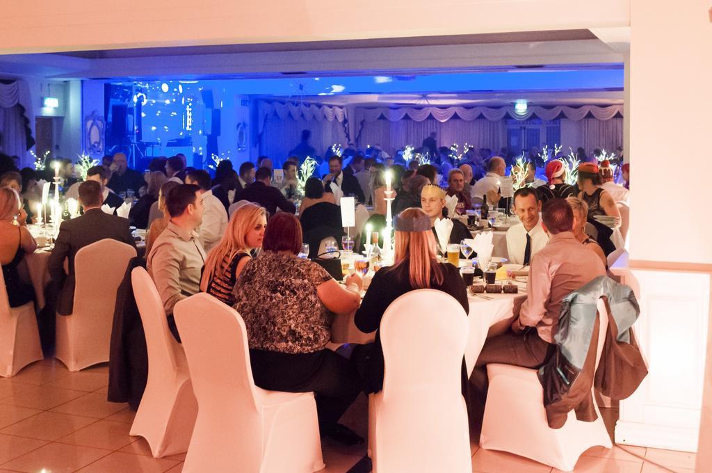 Oyo Clayton Lodge Newcastle-under-Lyme Esterno foto