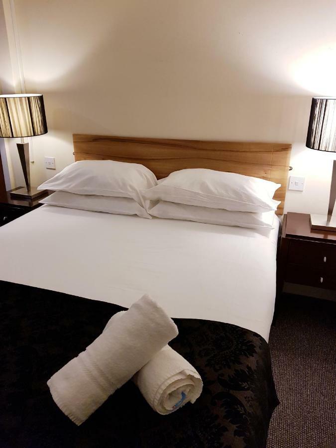 Oyo Clayton Lodge Newcastle-under-Lyme Esterno foto
